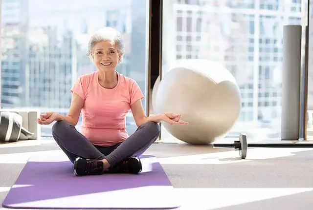 Yoga pour les personnes âgées